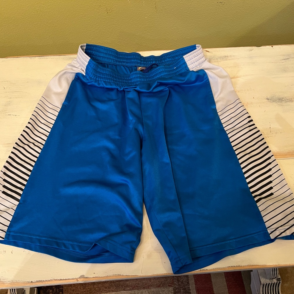 Old Navy active shorts size large